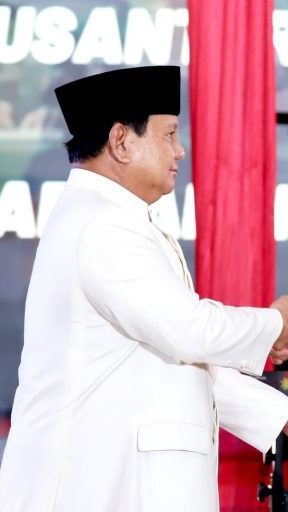 Makna Pemberian Keris Emas ke Jenderal TNI AL, Simbol Kepercayaan Raja pada Bangsawan