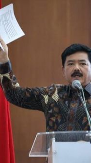 Jaga Kedaulatan Negara, Menteri ATR Serahkan Sertifikat Pos Lintas Batas Negara