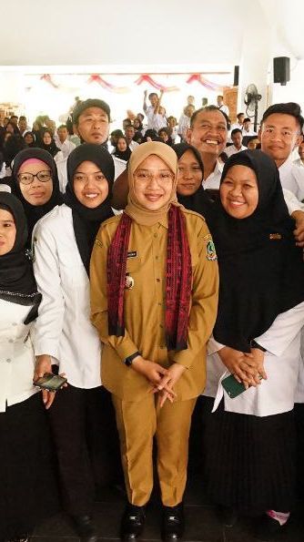 Serahkan SK Pengangkatan 334 Guru PPPK, Bupati Ipuk Pesan Pembangunan Pendidikan di Banyuwangi