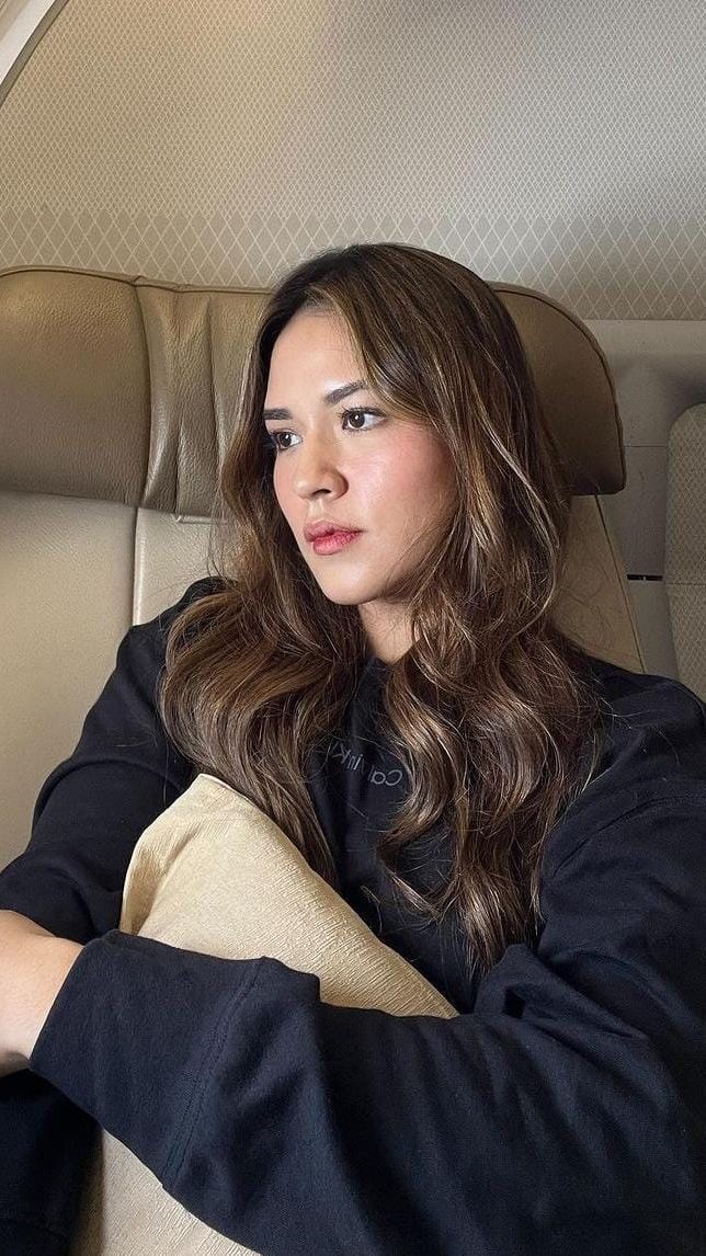 Potret Kafe Titik Temu Milik Raisa di Seminyak Bali, Banyak Sudut Estetik dan Area Tangga Jadi Ikon Berfoto