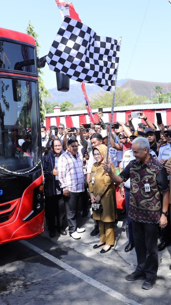 Ganjar Resmikan Trans Jateng Rute Solo-Sukoharjo-Wonogiri: Semoga Terintegrasi Angkutan ke Desa