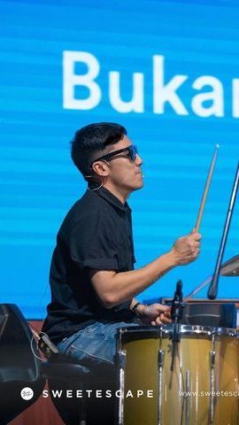 10 Momen Desta Mendadak jadi Drummer Sheila on 7, Bawakan Lagu 'Kita' Hingga 'Pria Kesepian'