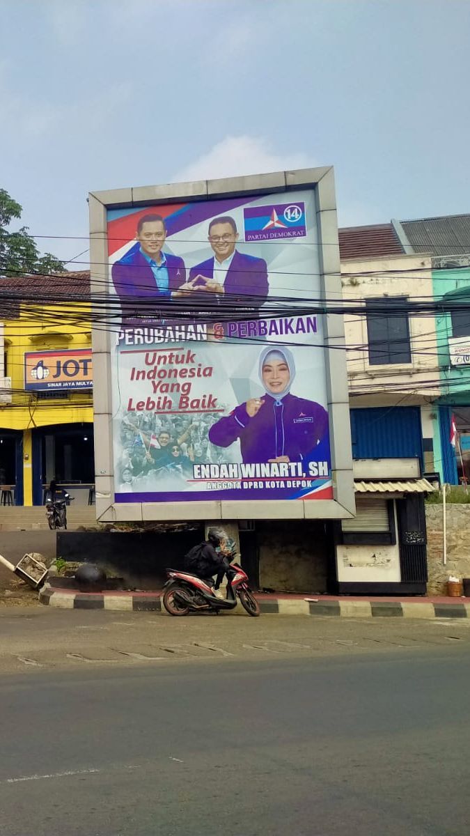 Usai Anies Diduetkan dengan Cak Imin, Spanduk Anies-AHY Masih Bertebaran di Depok