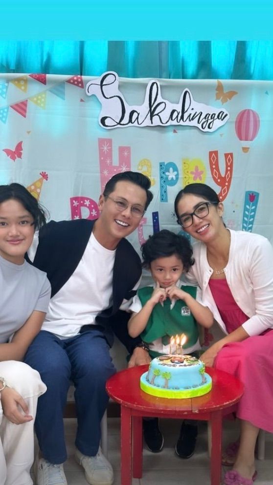 Momen Ulang Tahun ke-3 Saka Anak Andhika Pratama dan Ussy Sulistiawaty, Dirayakan di Sekolah