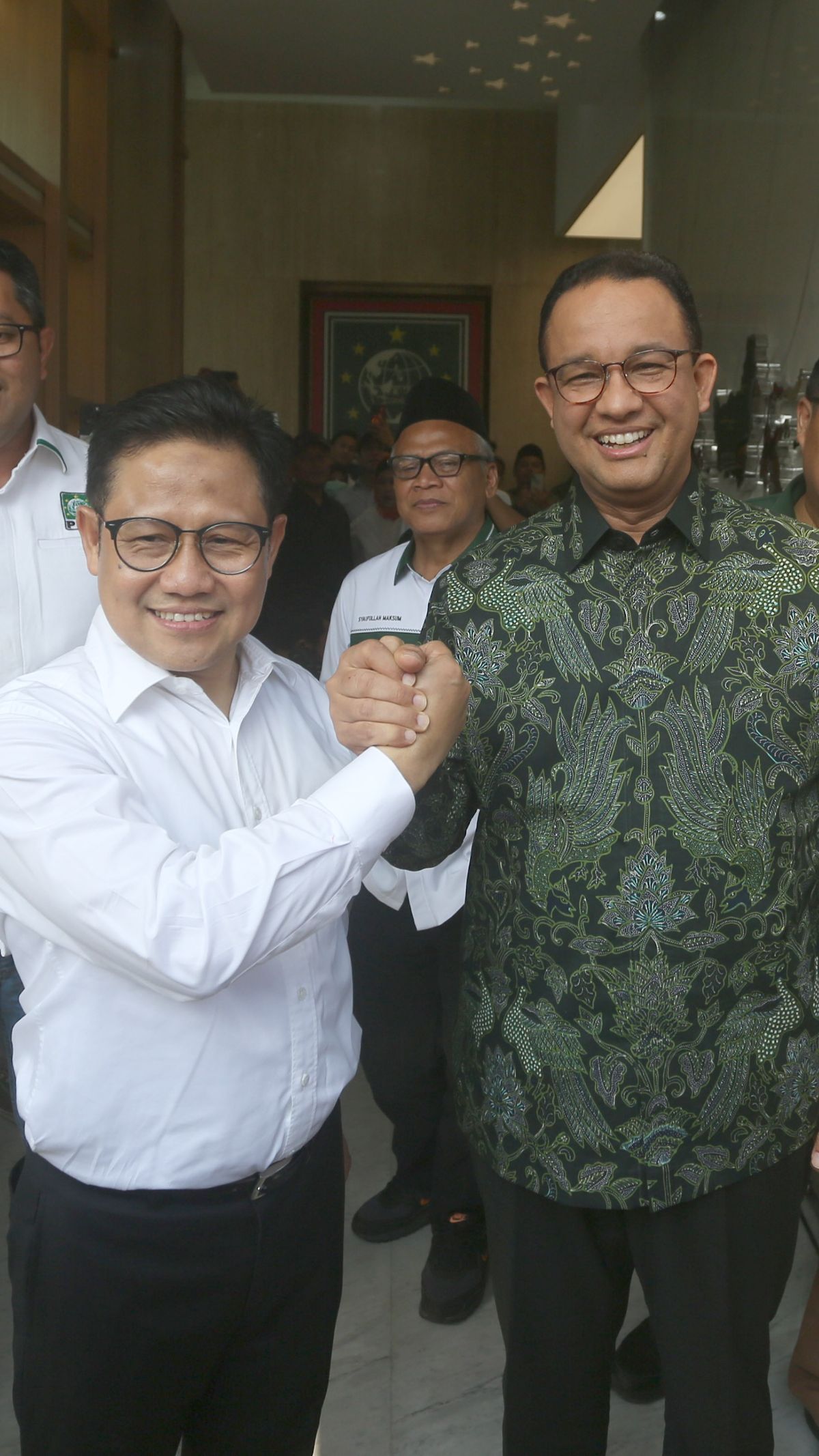 FOTO: Perdana Silaturahmi ke Markas PKB, Anies dan Cak Imin Semringah Jabat Tangan dan Langsung Bahas Tim Pemenangan Pemilu 2024