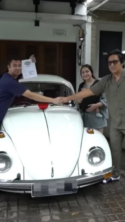 Raffi Ahmad Mengaku 'Ditipu' Andre Taulany saat Beli Mobil VW Kodok, di Kap Mesinnya Ada Alat Pemecah Angin