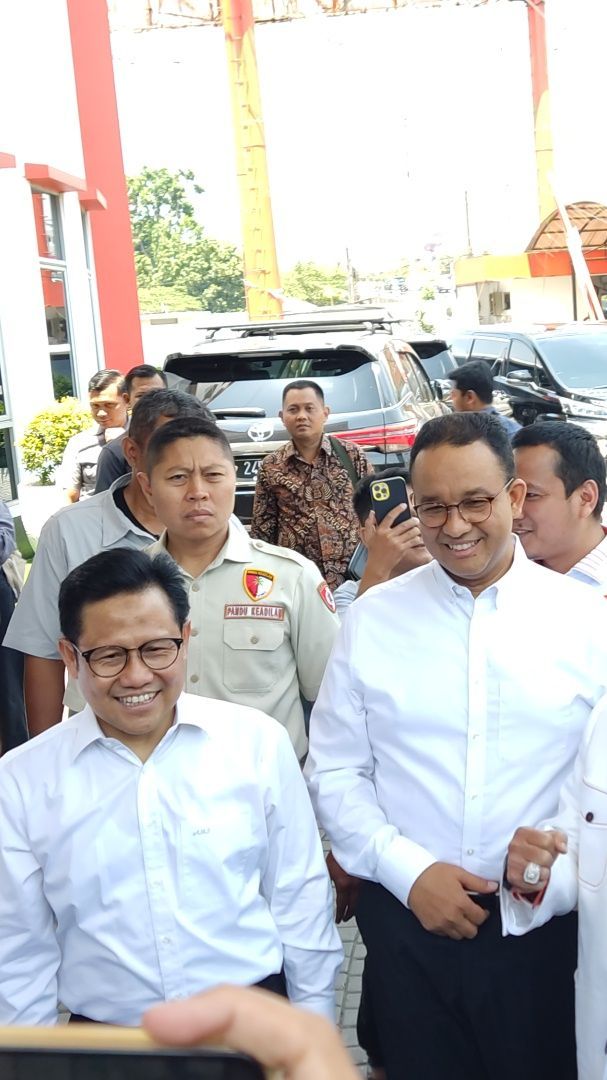 Anies-Cak Imin Kompak Pakai Baju Putih, Sekjen PKS: Yasalam, Semut Merah Berlari Lagi