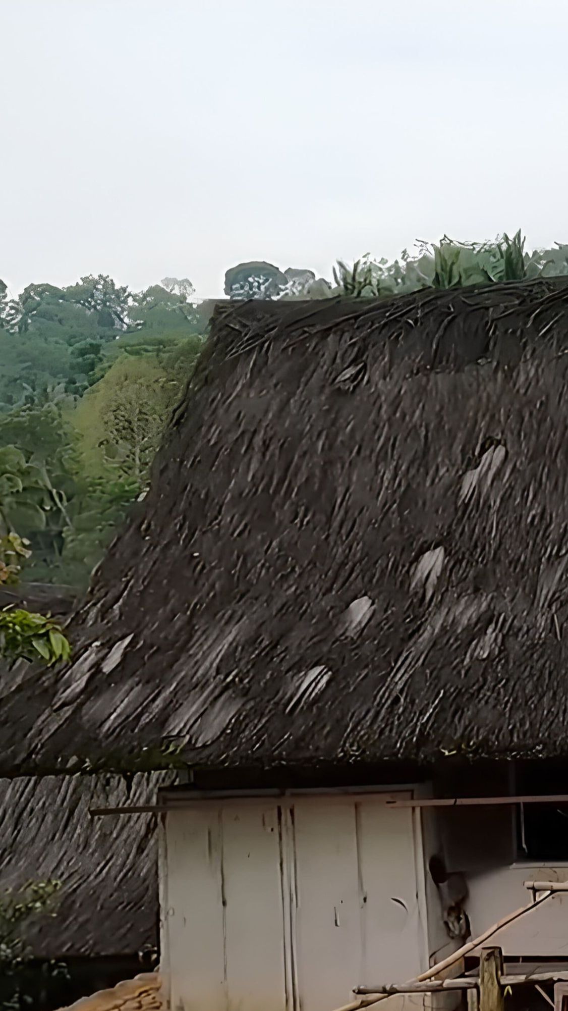 Melihat Rumah Orang Sunda di Kampung Naga Tasikmalaya, Lantai Dapurnya Bisa Kelola Sisa Makanan