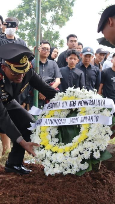 Detik-Detik Kecelakaan Iptu Jarot usai KTT ASEAN, Motor Jatuh Hilang Keseimbangan Lalu Ditabrak Mobil