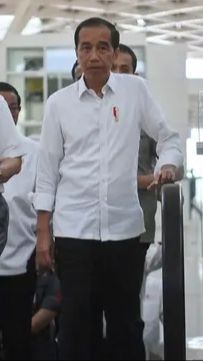 Jokowi Singgung Foto Airlangga Berlatar Kuning di Acara Sewindu PSN: Biar Tahu Ketua Golkar