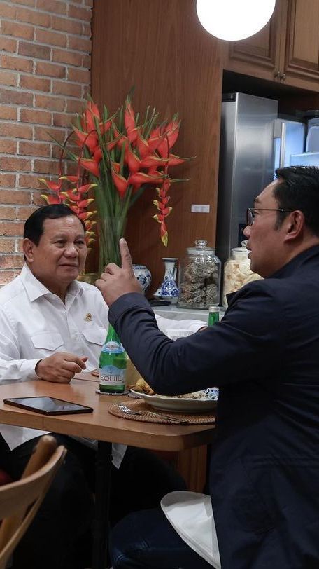 Momen Prabowo Makan Malam Bareng Ridwan Kamil di Kertanegara