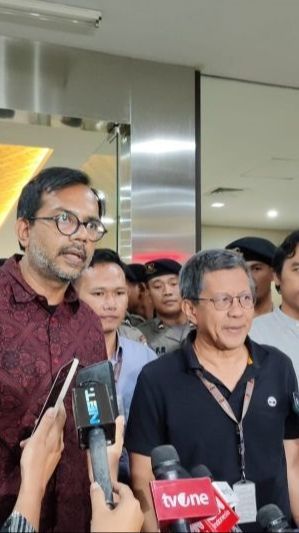 Rocky Gerung Dicecar Tiga Hal Ini saat Diperiksa Bareskrim Polri