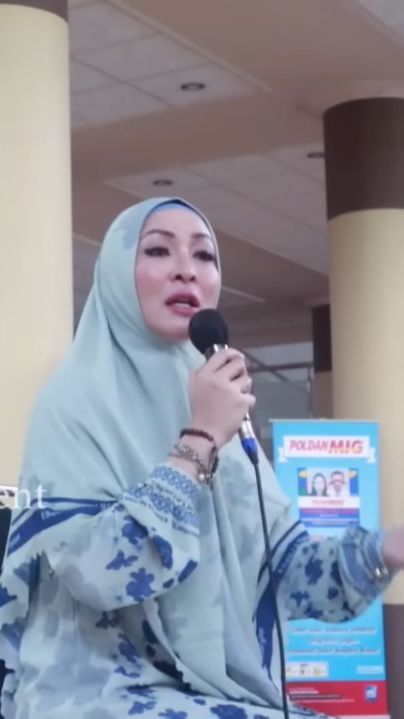 Merinding Tausiah Angelina Sondakh di Masjid Raya Bandung Menyinggung soal Dunia 'Pura-pura, Sandiwara dan Munafik'