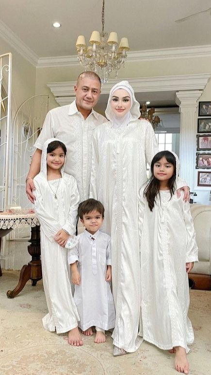 8 Foto Rumah Nurah Syahfirah dan Teuku Rafly, Penuh Perabotan Mewah dan Banyak Sofa