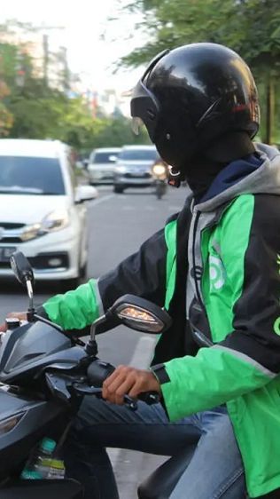 Viral Driver Ojek Online Menangis di Jalan, Lihat Perjuangan Pedagang yang Sepi Pembeli