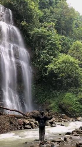 Menikmati Pesona Curug Cimandaway, Air Terjun Tertinggi di Cilacap