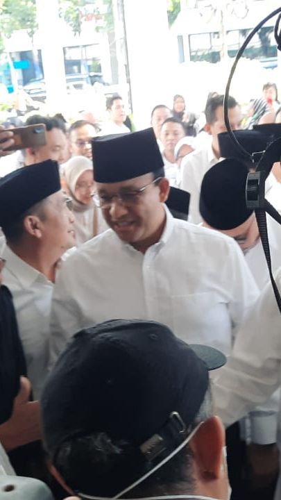 Kompak Berbaju Putih, Anies dan Cak Imin Disambut Teriakan Presiden