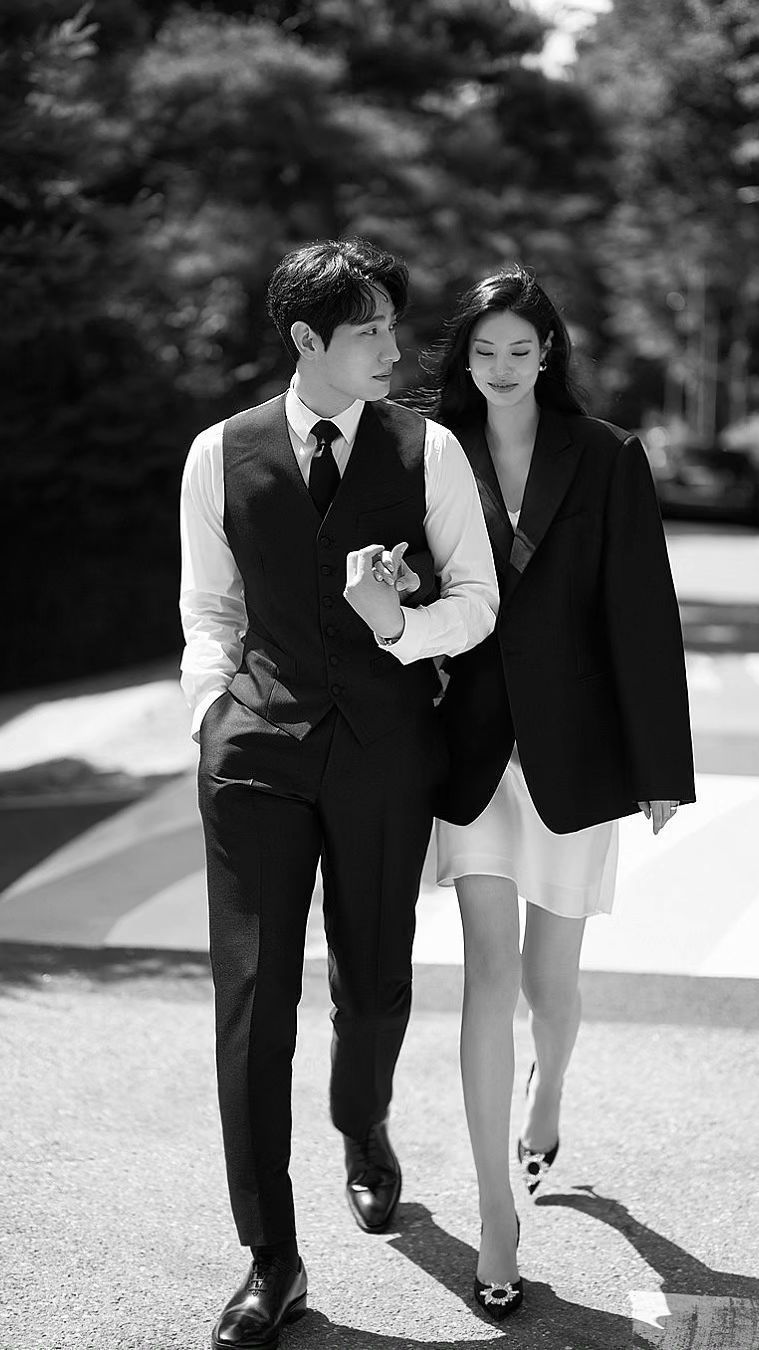 Aktor Ganteng Yoon Park dan Kim Soo Bin Melepas Masa Lajang, Happy Wedding Lovebirds!