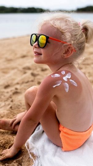 14 Rekomendasi Sunscreen Untuk Anak, Mulai Harga Termurah