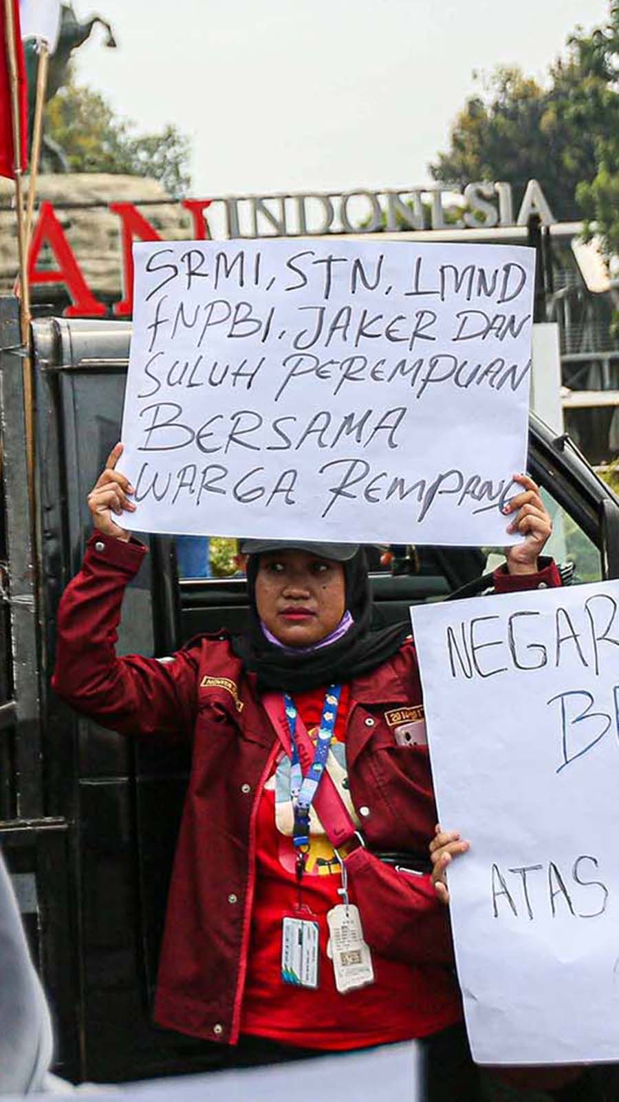 FOTO: Emak-Emak Ikut Aksi Solidaritas untuk Pulau Rempang