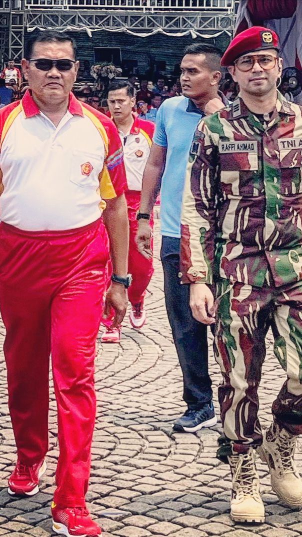 Berseragam Loreng dan Baret Merah, Potret Gagah Raffi Ahmad Pose Bareng Panglima TNI