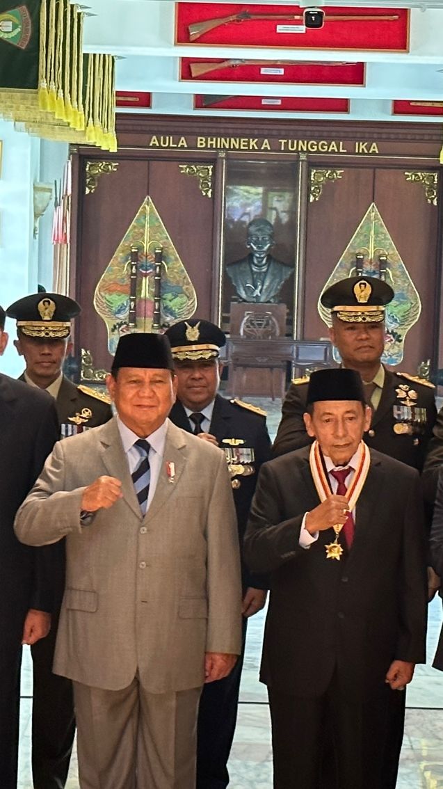 Prabowo Berikan Penghargaan Dharma Pertahanan Kepada Habib Lutfi, Ini Alasannya