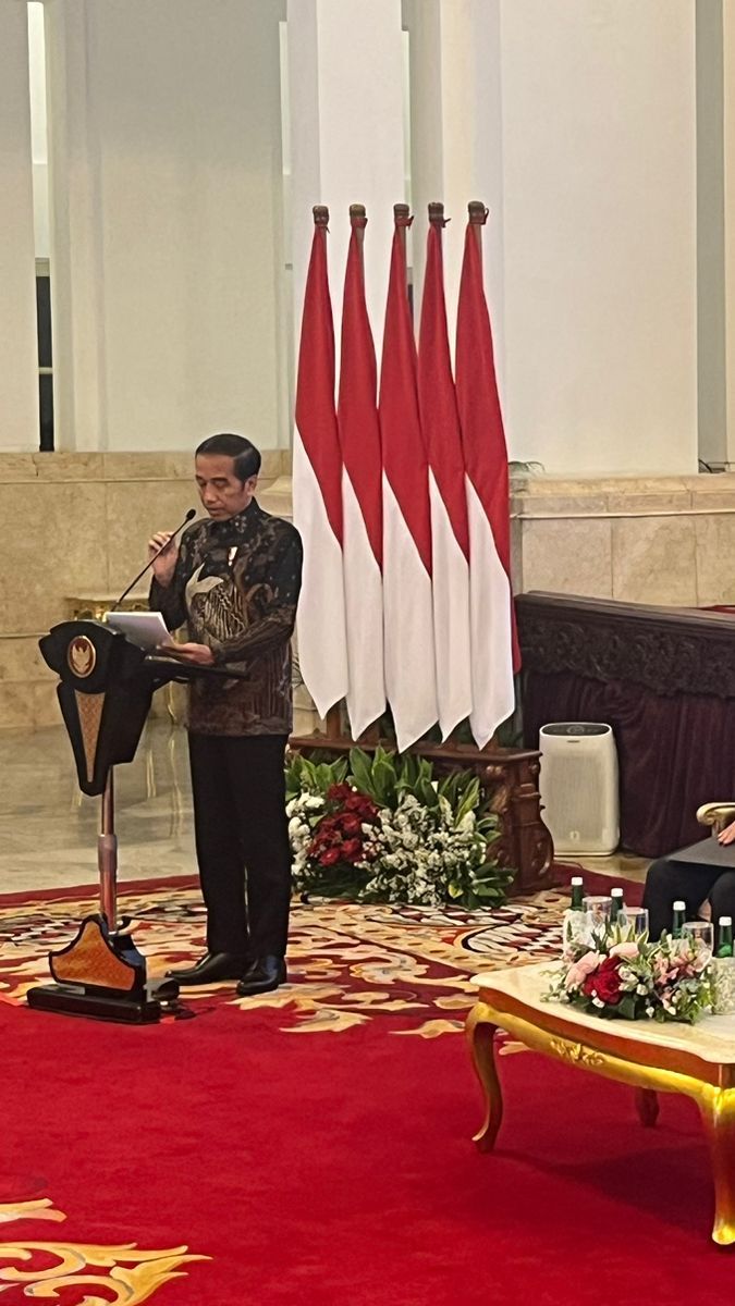 Jokowi Anggap Kritik Media Jamu Sehat dan Energi Bagi Pemerintah: Ada Yang Halus, Pedas, dan Offside