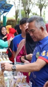 Jajan di CFD, Wali Kota Tarakan Terus Upayakan Ekonomi UMKM