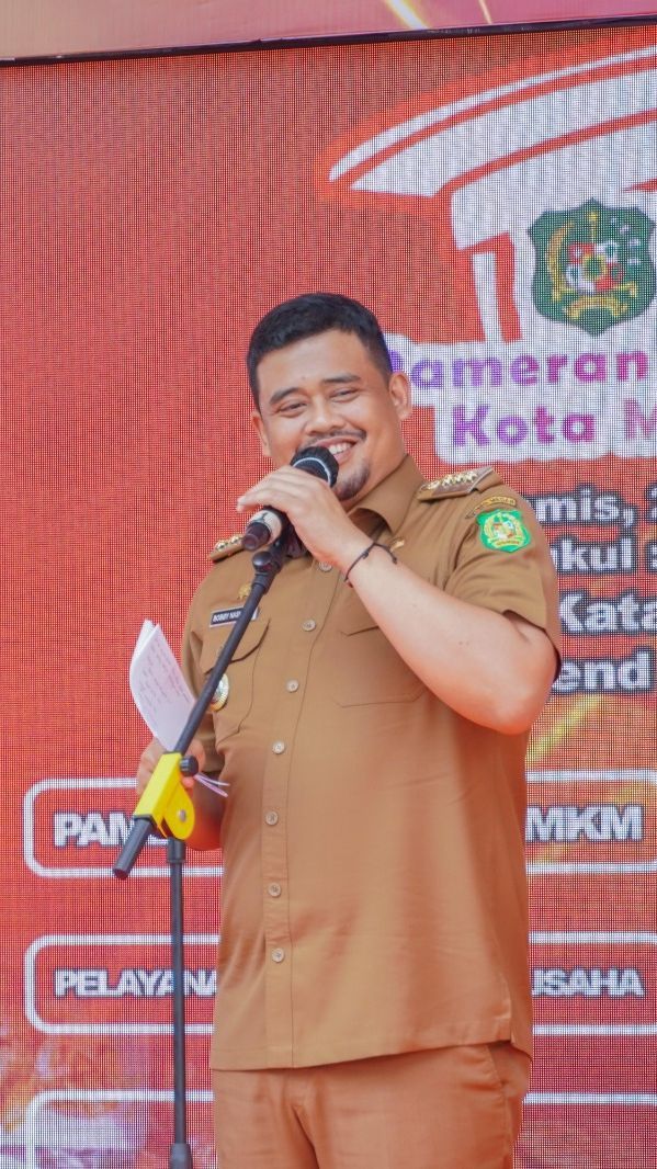 Beri Bantuan Alat Bantu Usaha, Bobby Nasution Inginkan Produksi dan Pendapatan UMKM Meningkat