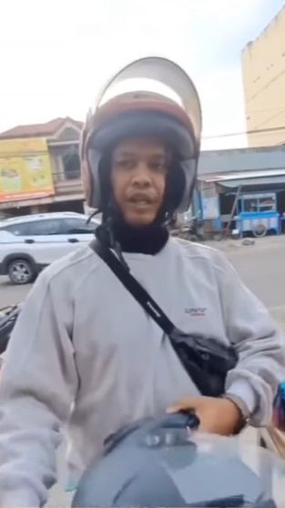 Viral Niat Beli Helm Bekas, Pemuda Ini Justru Temukan Helmnya yang Hilang Dicuri