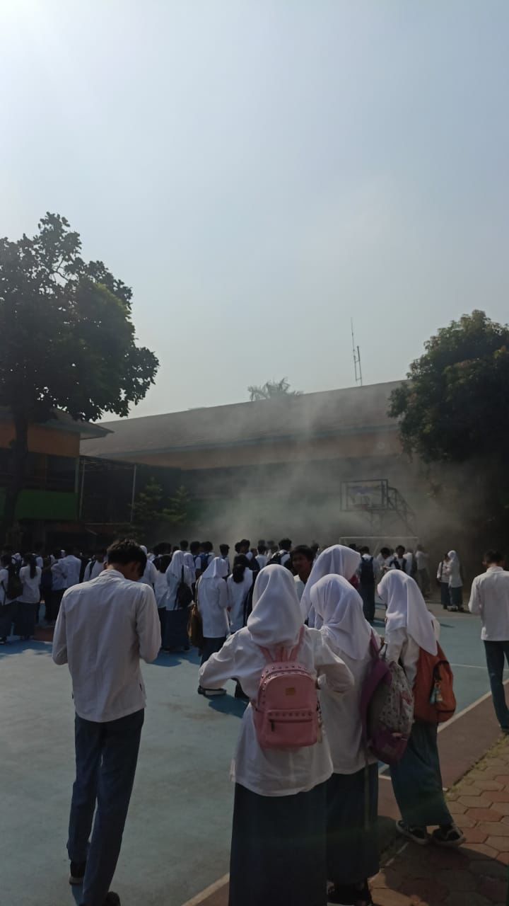 SMAN 6 Jaksel Kebakaran, Sempat terdengar Ledakan & Satu Orang Tewas