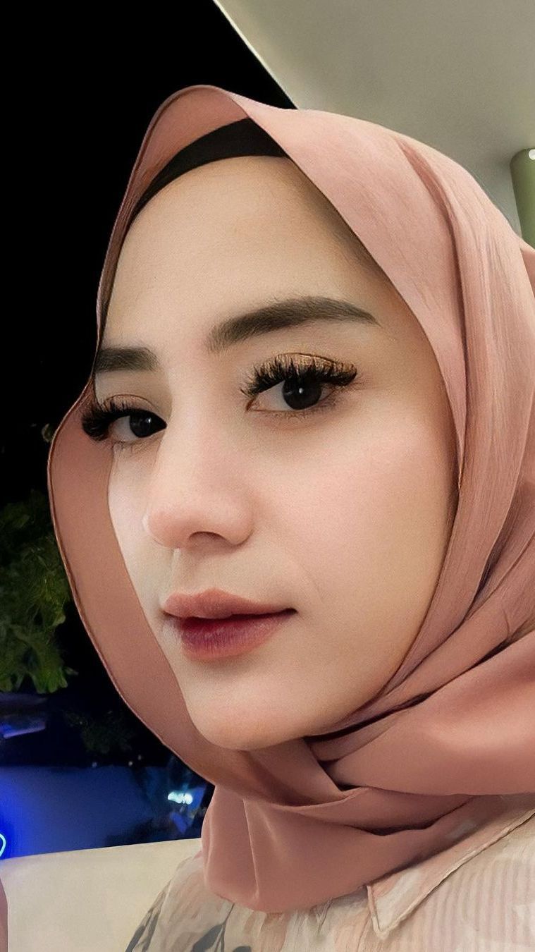 Videonya saat Ngajar Kerap Viral, Ini Sosok Alice Alisah Bu Guru Cantik yang Curi Perhatian