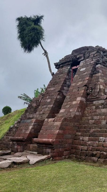 Megah dengan Ciri Khas Masing-Masing, Ini Perbedaan Candi Sukuh dan Candi Cetho