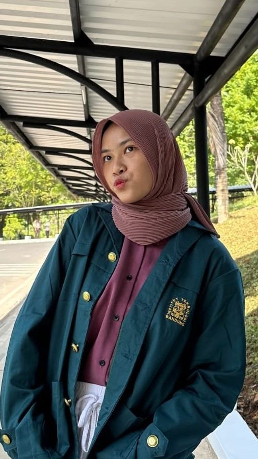 Perkenalkan, Gadis Cantik Ini jadi Mahasiswi Termuda di Kampus ITB