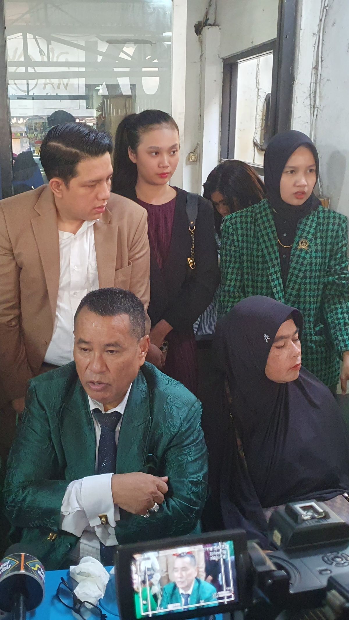 Jerit Tangis Ibunda Imam Masykur, Korban Culik-Bunuh Paspampres Mengadu ke Hotman Paris