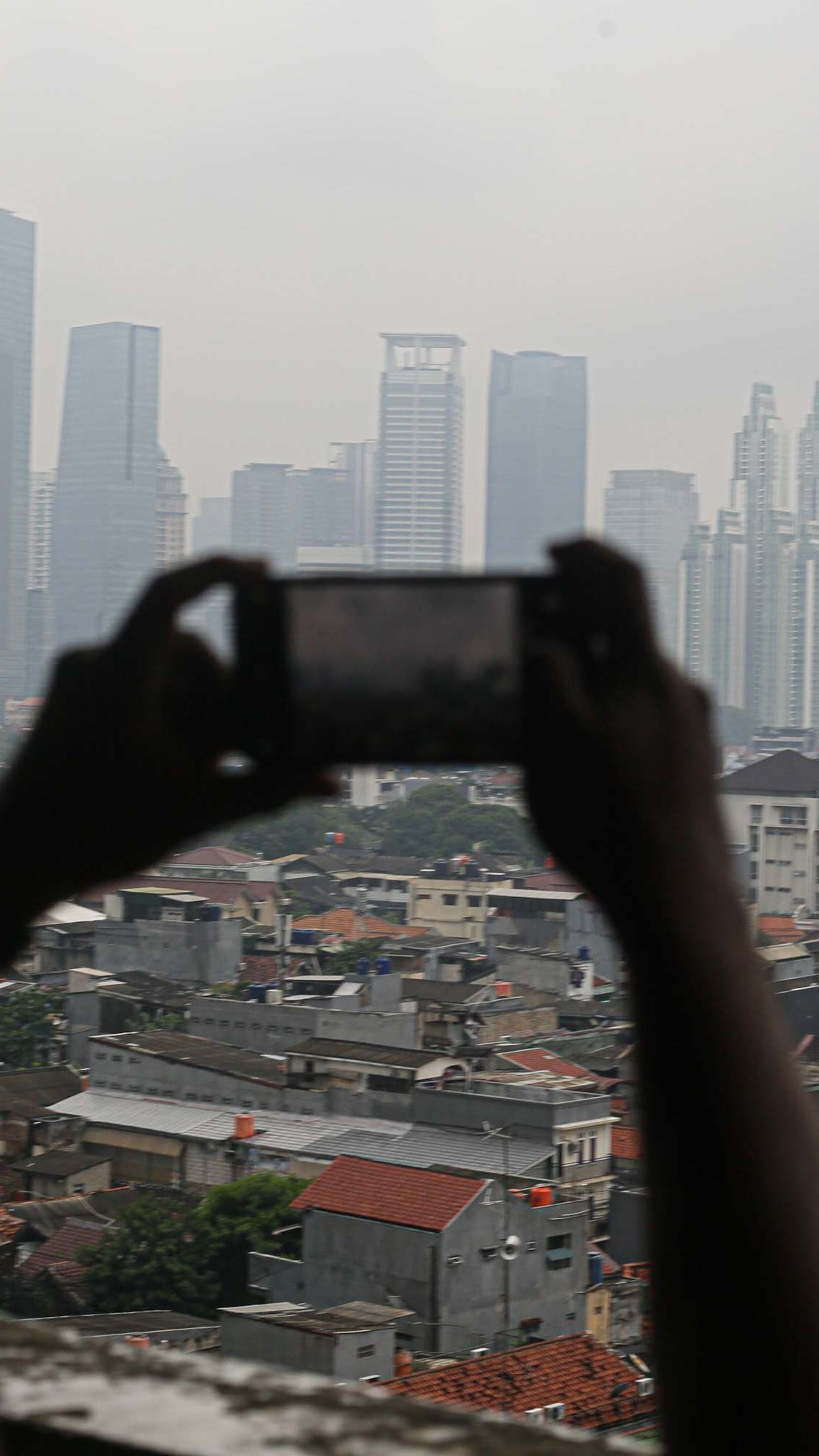 Kualitas Udara Jakarta Pagi Ini Masih Tidak Sehat, Terburuk Kesembilan di Dunia