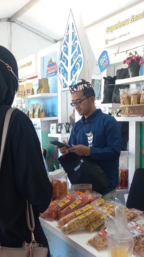 UMKM di Acara PRS Sukses Jadi Produsen Snack Setelah Mendapat Modal & Inkubasi Bisnis dari BRI