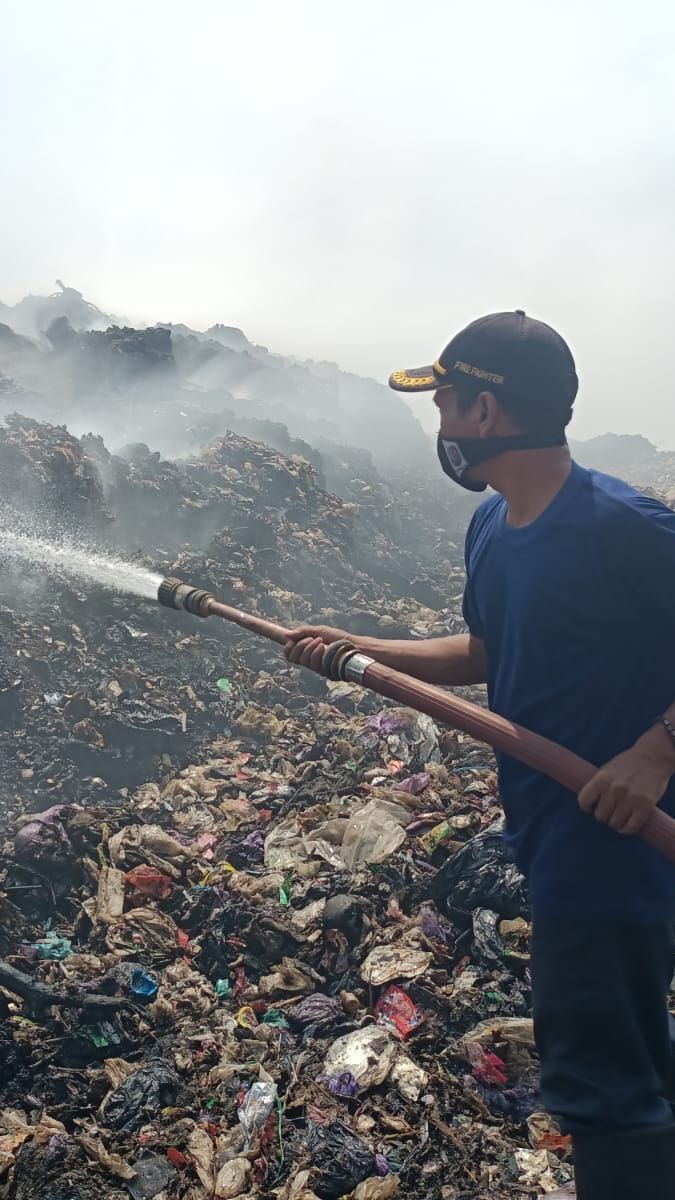 TPA Pemalang Terbakar Sudah Lima Hari, Diperkirakan Butuh 2 Pekan Api Baru Padam