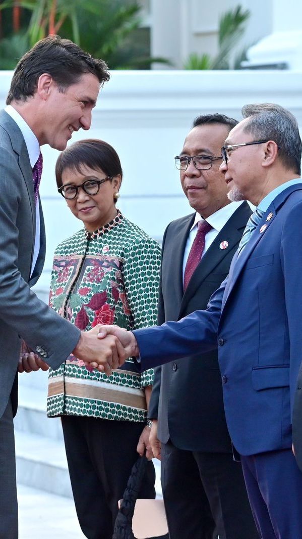 Mendag Zulhas Sambut & Lepas PM Kanada Justin Trudeau di AIPF 2023