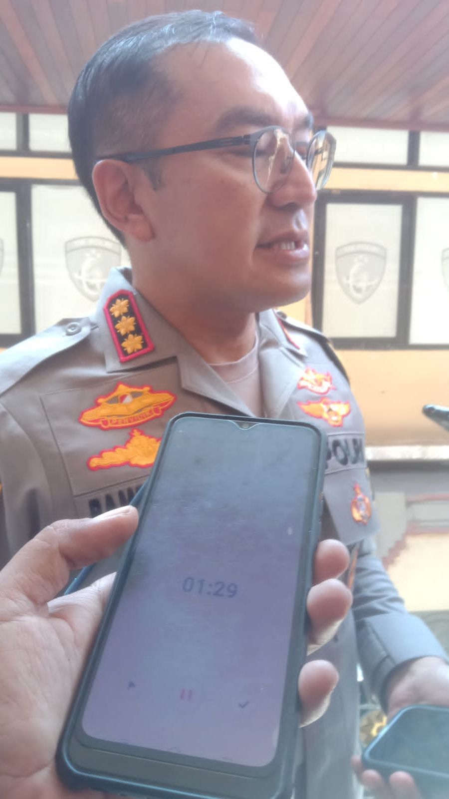 Bule Cekik dan Pukul Warga Bali Diduga karena Parkir, Polisi Kejar Pelaku