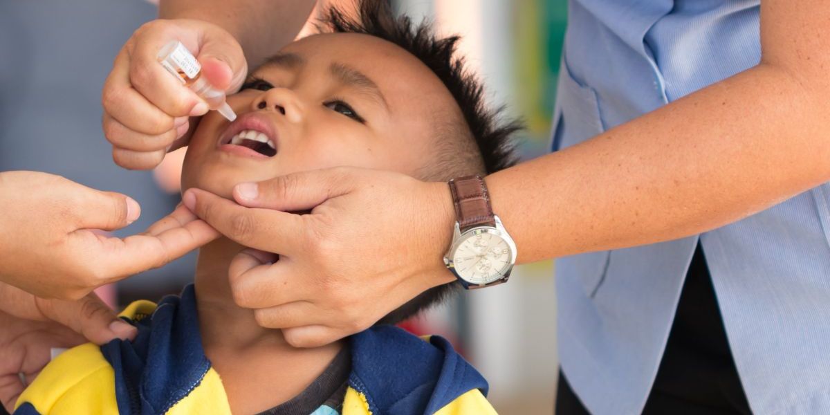 Ketahui Perbedaan Antara Vaksin Polio Suntik dan Vaksin Tetes, Mana yang Lebih Baik untuk Anak?