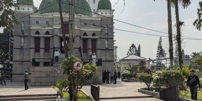 Jenazah Hamzah Haz Dimakamkan di Sebelah Pusara Istri di Puncak Bogor