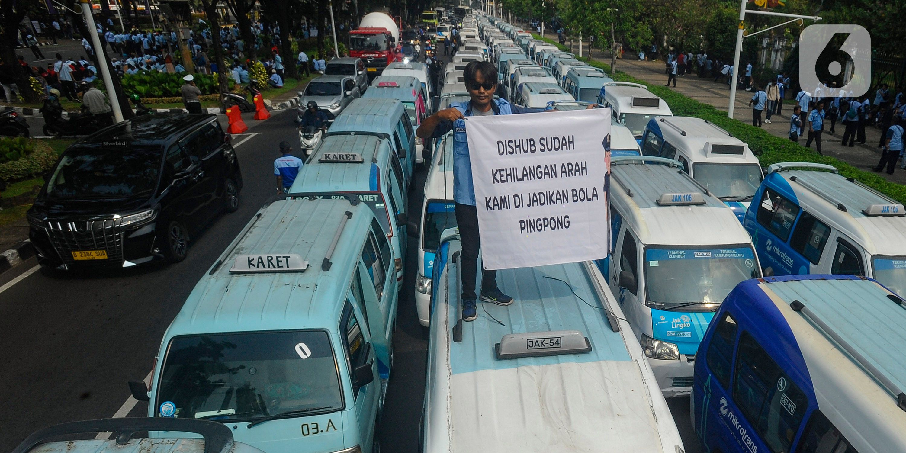 Solusi dari Heru Budi untuk Sopir JakLingko yang Gelar Demo di Balai Kota