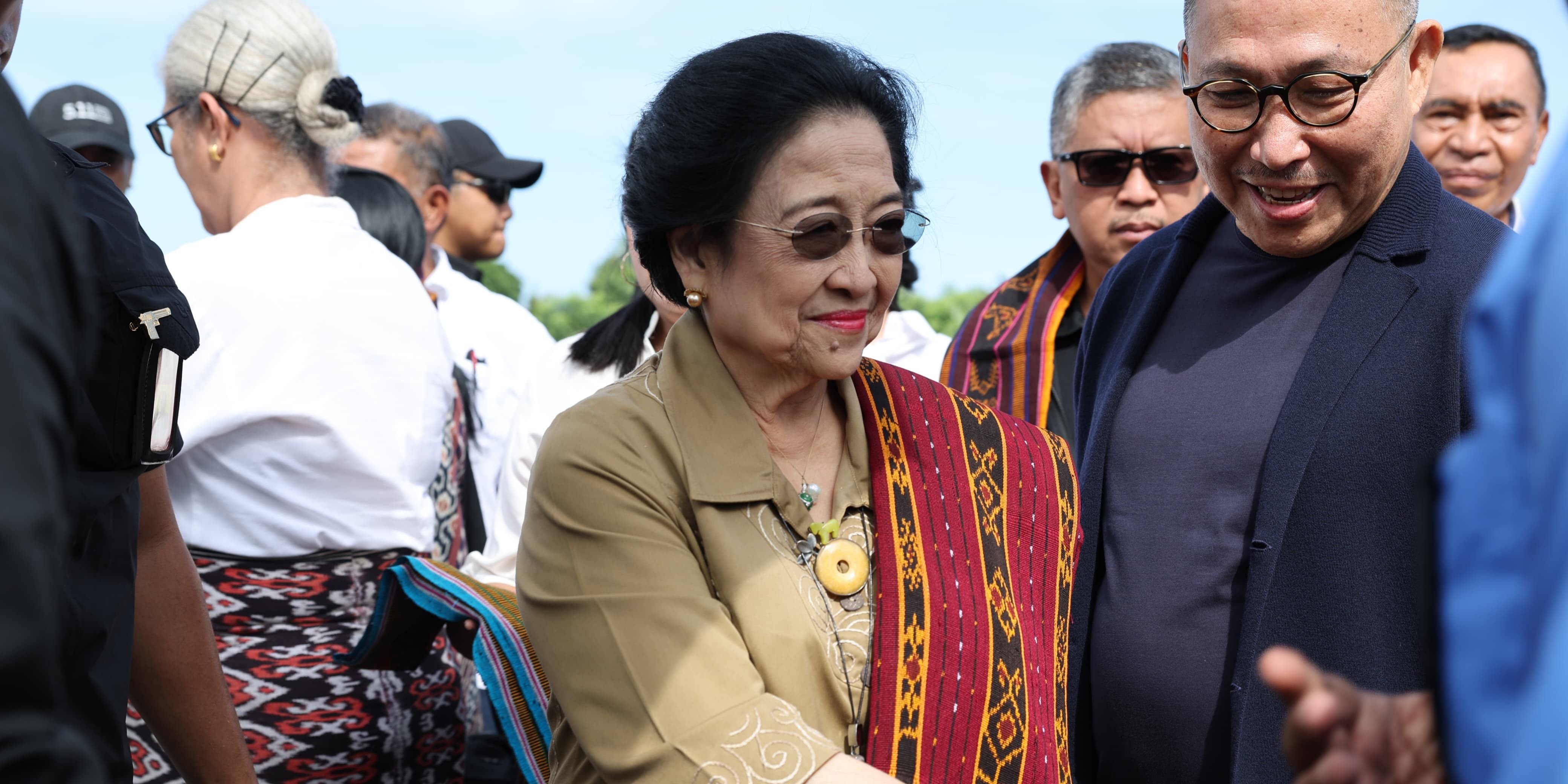 VIDEO: Nada Tinggi! Megawati Tunjuk-Tunjuk Jenderal TNI 