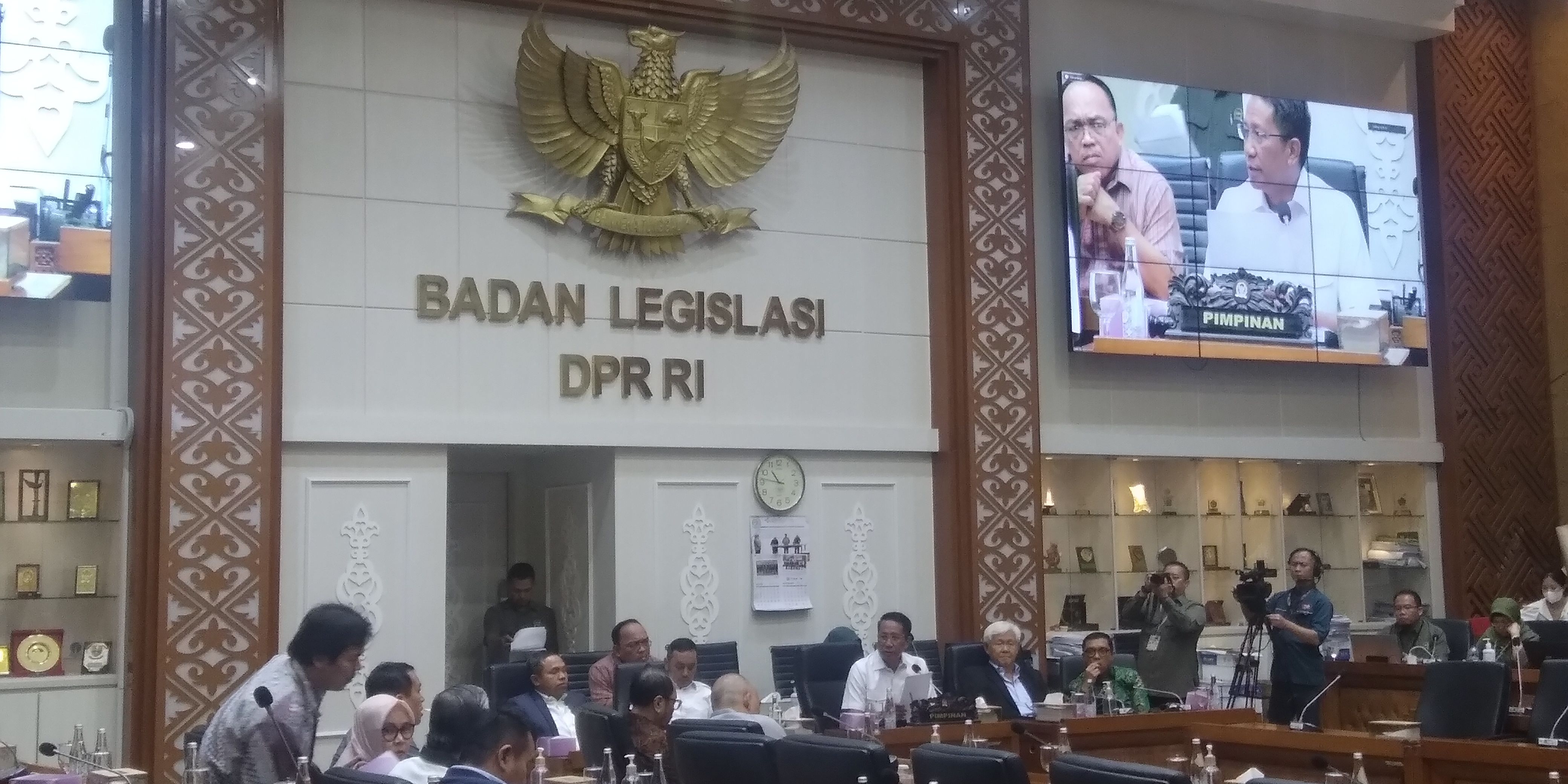 Baleg DPR Gelar Rapat Pleno Carry Over, Singgung DIM RUU TNI dan Polri