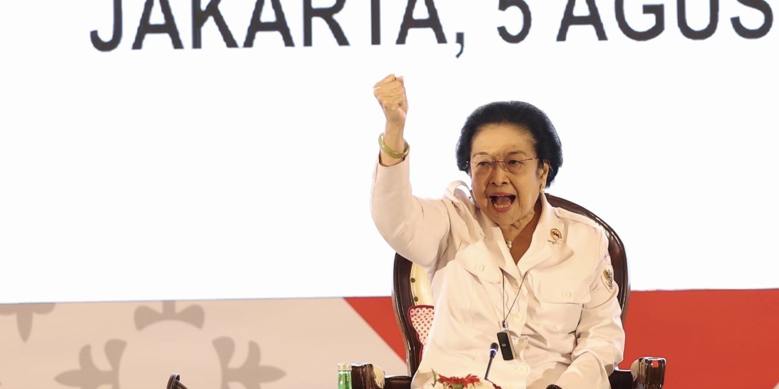 Megawati Ungkit Wacana 3 Periode, Istana: Presiden Jokowi Taat pada Konstitusi!