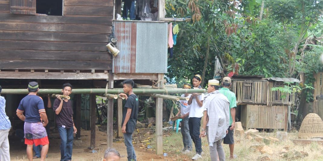 Mappalette Bola, Prosesi Gotong Royong Memindahkan Rumah Ala Masyarakat Suku Bugis
