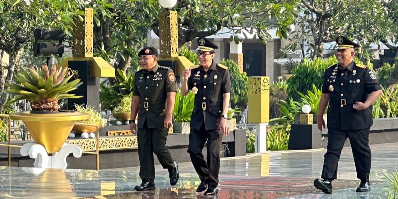 Sambut Hari Pengayoman ke-79, Menkumham Pimpin Tabur Bunga dan Ziarah di TMP Kalibata