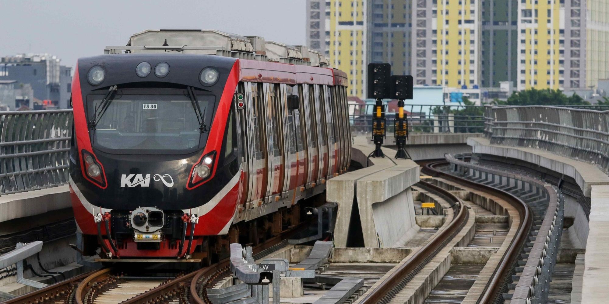 Hampir Setahun Beroperasi LRT Jabodebek Angkut 15 Juta Penumpang, Terbanyak Warga Bekasi