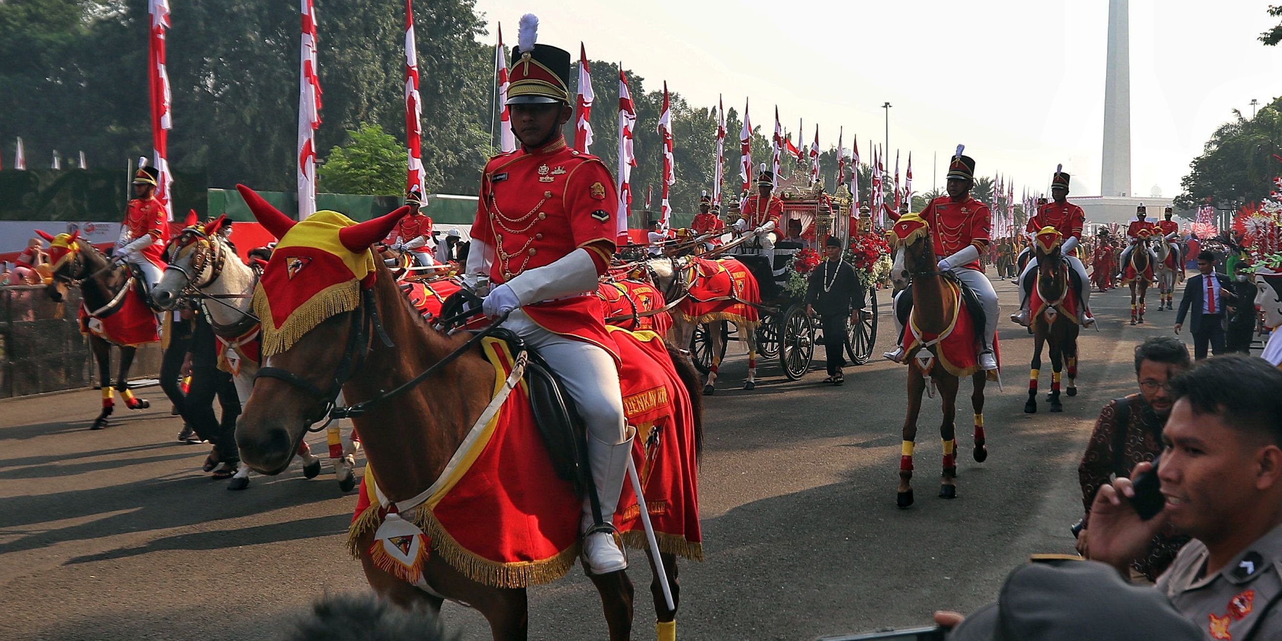 Ada Kirab Bendera Pusaka Dari Istana-Halim, Simak Rute Pengalihan Arus Lalu Lintas Pagi Ini